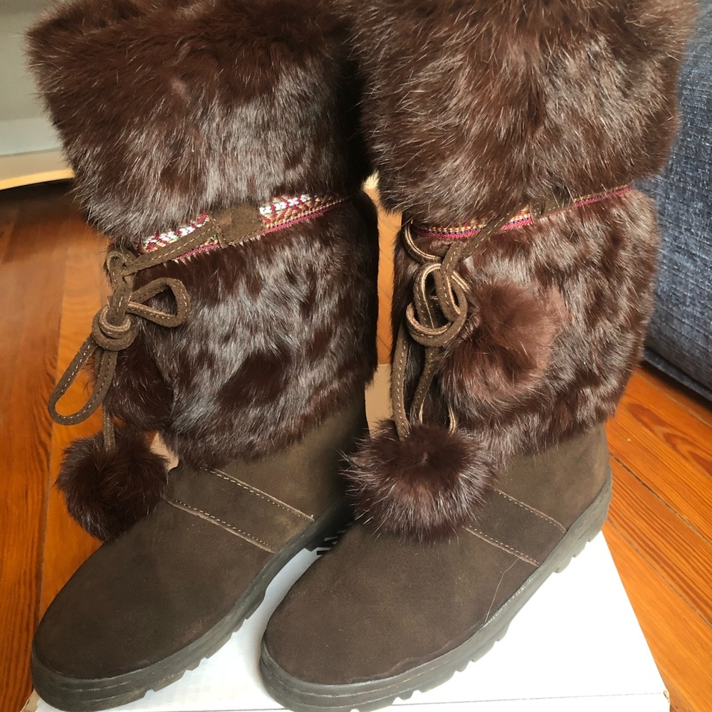 Minnetonka Carson Mukluk Boot - Size 8